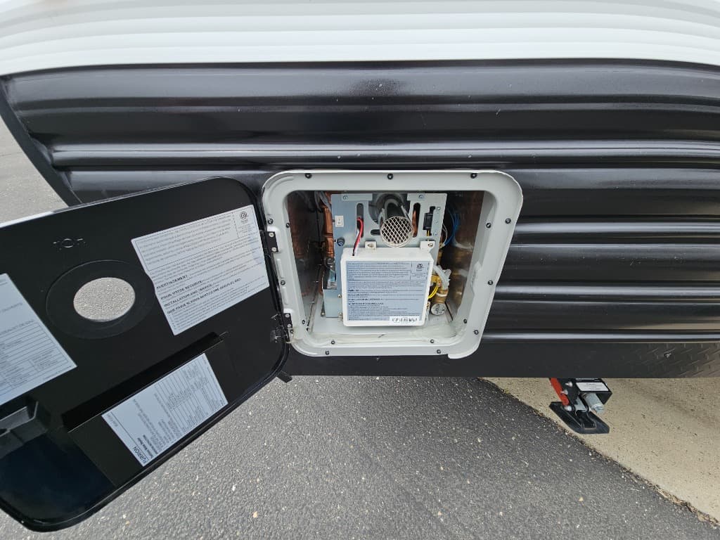 2024 Forest River 2024 Forest River Cherokee Wolf Pup - thumbnail 44