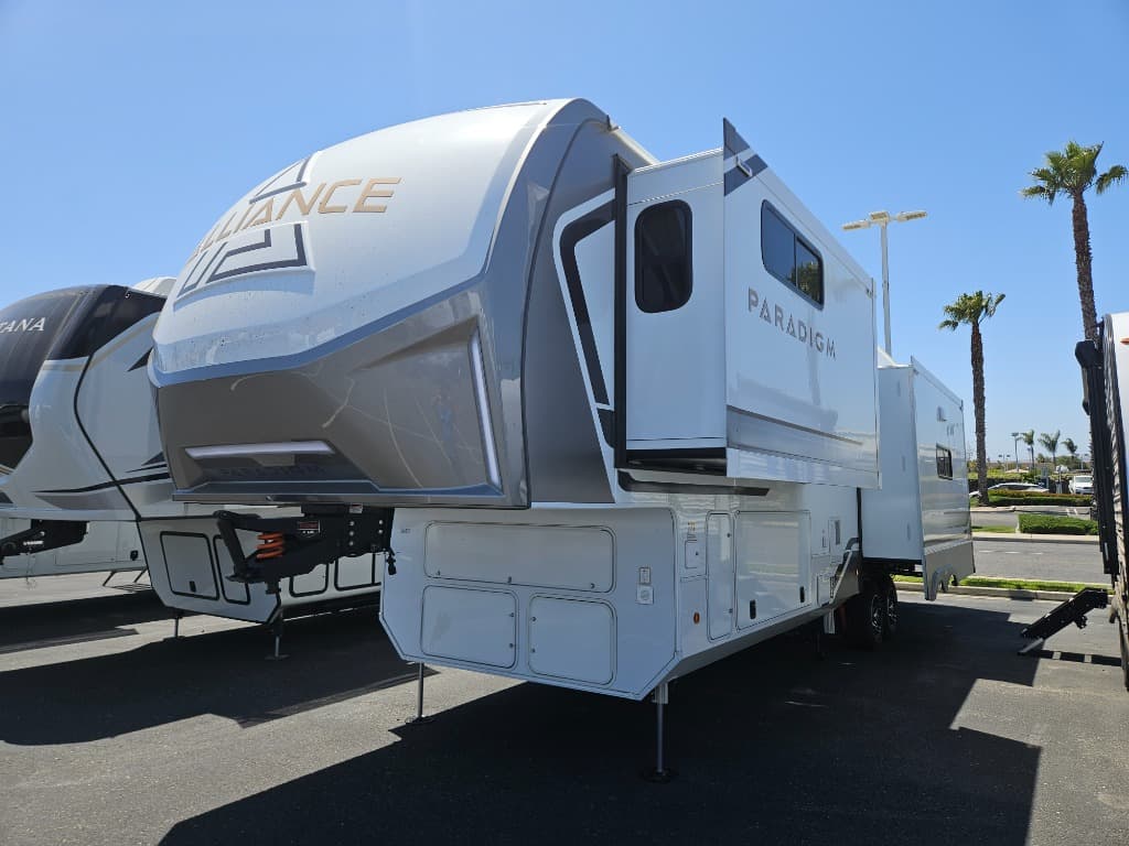 2025 Alliance RV 2025 Alliance RV Paradigm - thumbnail 6