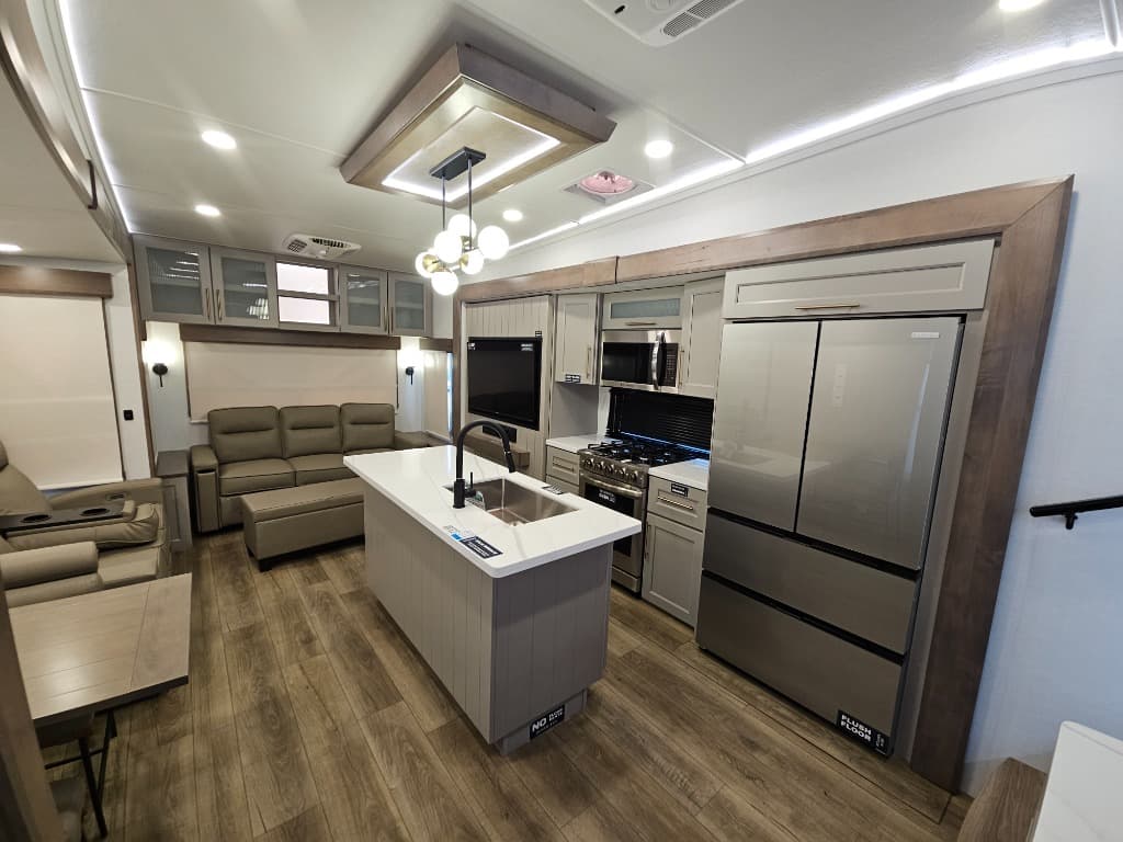 2025 Alliance RV 2025 Alliance RV Paradigm - thumbnail 8