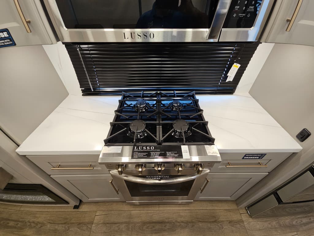 2025 Alliance RV 2025 Alliance RV Paradigm - thumbnail 28