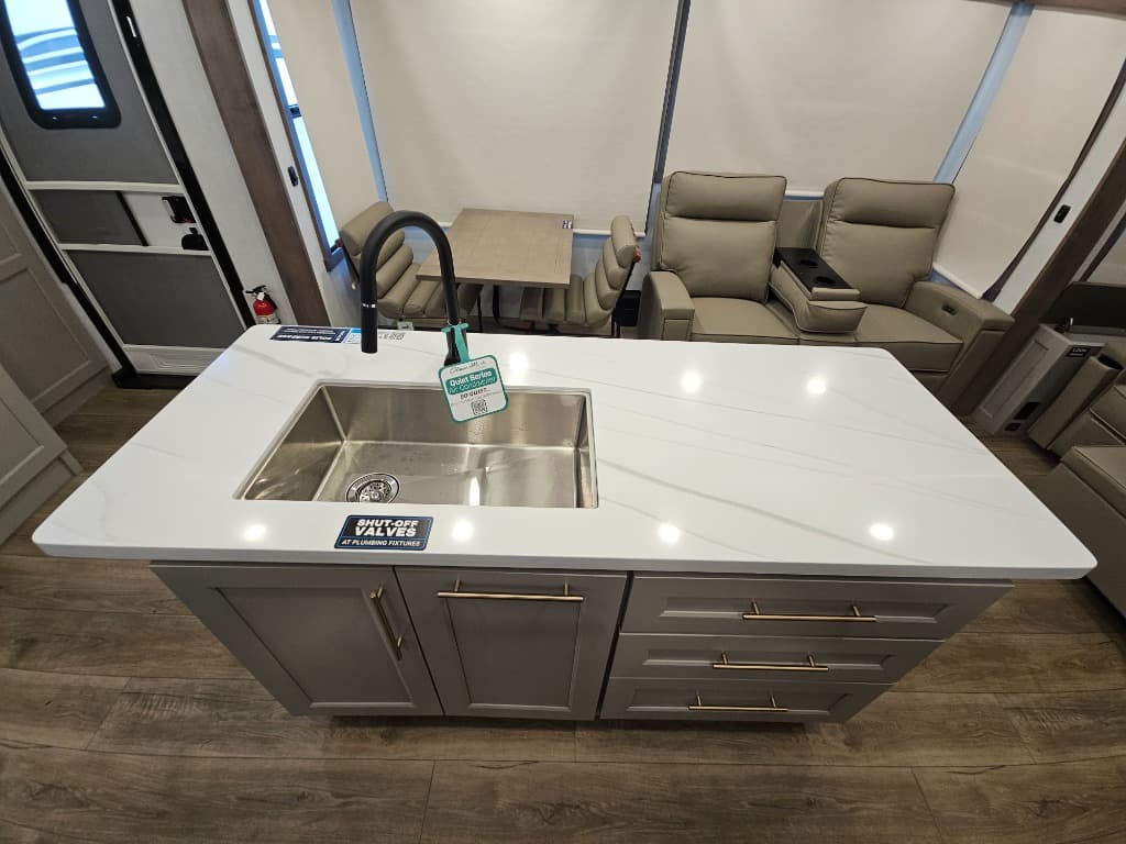 2025 Alliance RV 2025 Alliance RV Paradigm - thumbnail 31