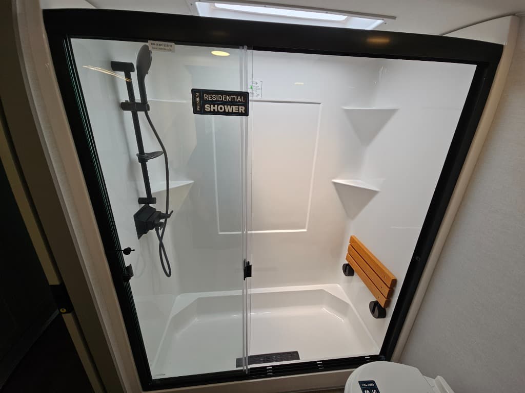 2025 Alliance RV 2025 Alliance RV Paradigm - thumbnail 37