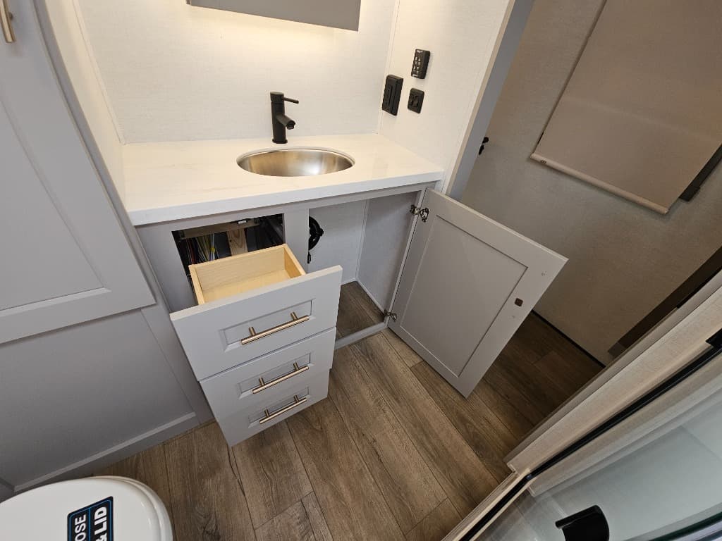 2025 Alliance RV 2025 Alliance RV Paradigm - thumbnail 43