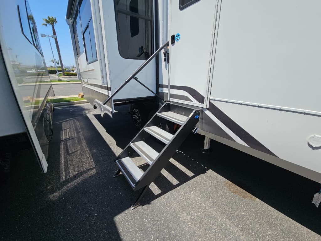 2025 Alliance RV 2025 Alliance RV Paradigm - thumbnail 56