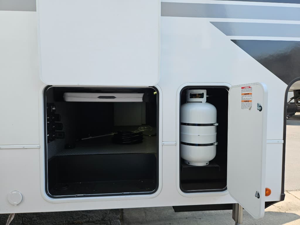 2026 Alliance RV 2026 Alliance RV Valor - thumbnail 12