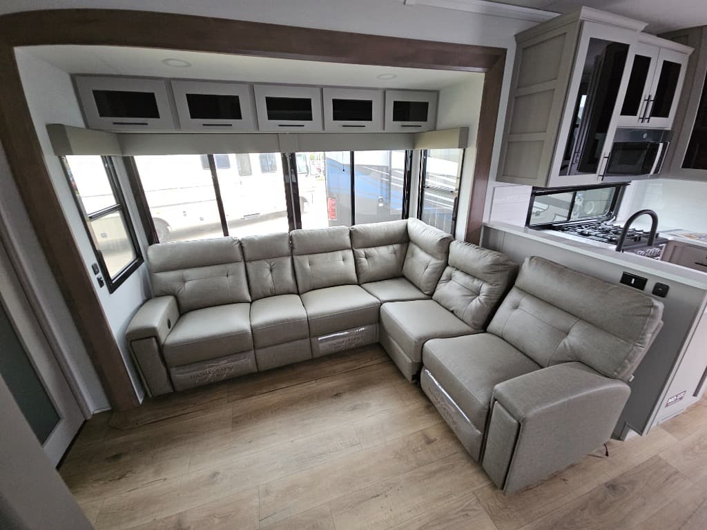 2026 Alliance RV 2026 Alliance RV Valor - thumbnail 41