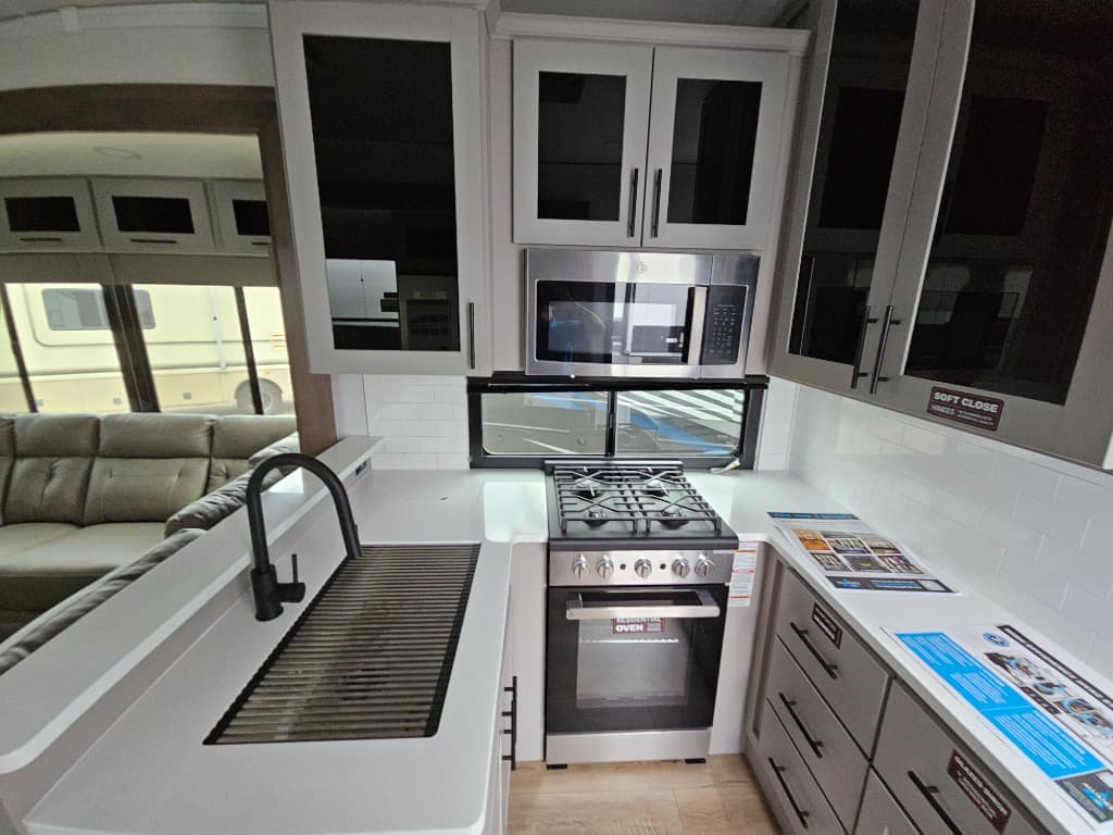 2026 Alliance RV 2026 Alliance RV Valor - thumbnail 44