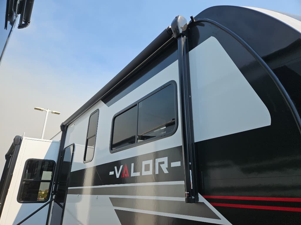 2026 Alliance RV 2026 Alliance RV Valor - thumbnail 13