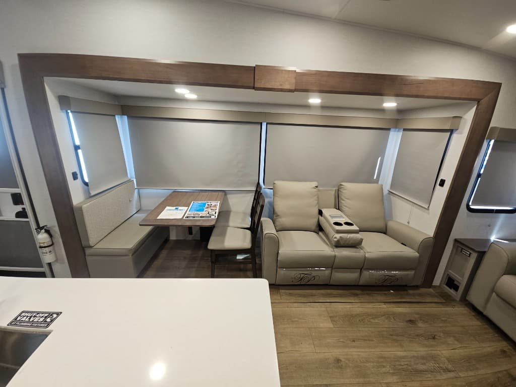 2026 Alliance RV 2026 Alliance RV Avenue - thumbnail 10