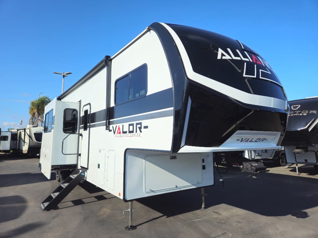 2026 Alliance RV 2026 Alliance RV Valor All-Access - thumbnail 3