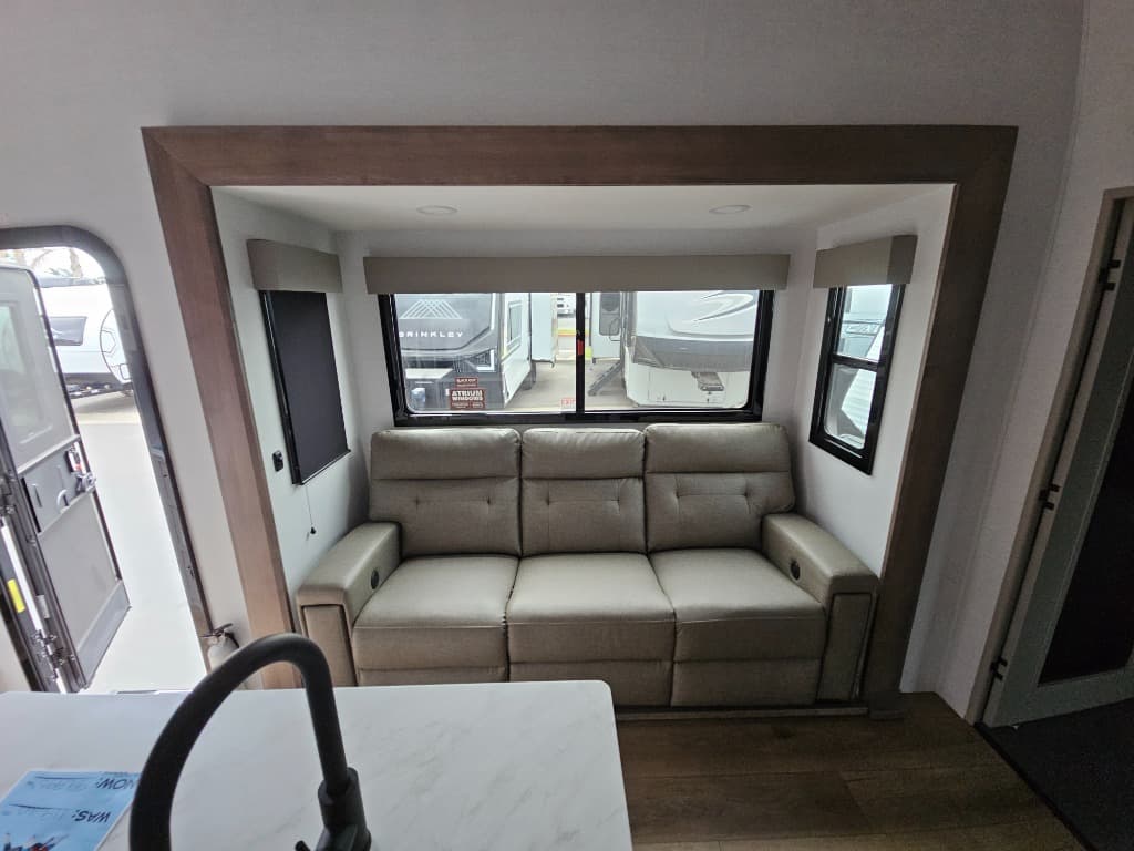 2026 Alliance RV 2026 Alliance RV Valor All-Access - thumbnail 11