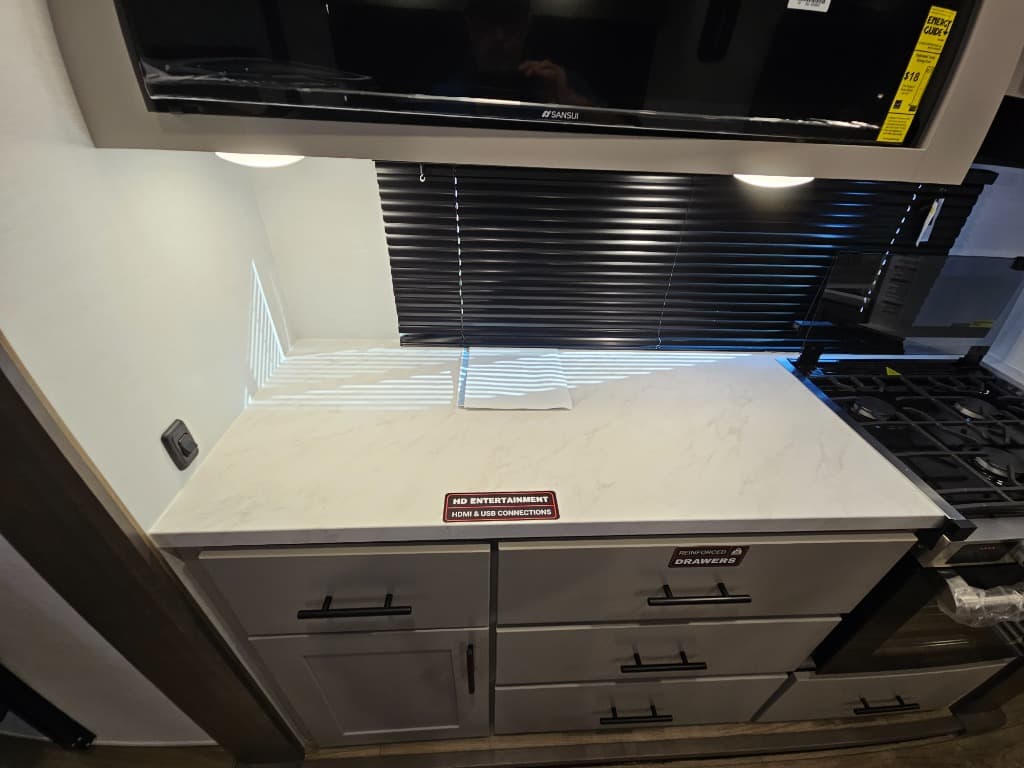 2026 Alliance RV 2026 Alliance RV Valor - thumbnail 20