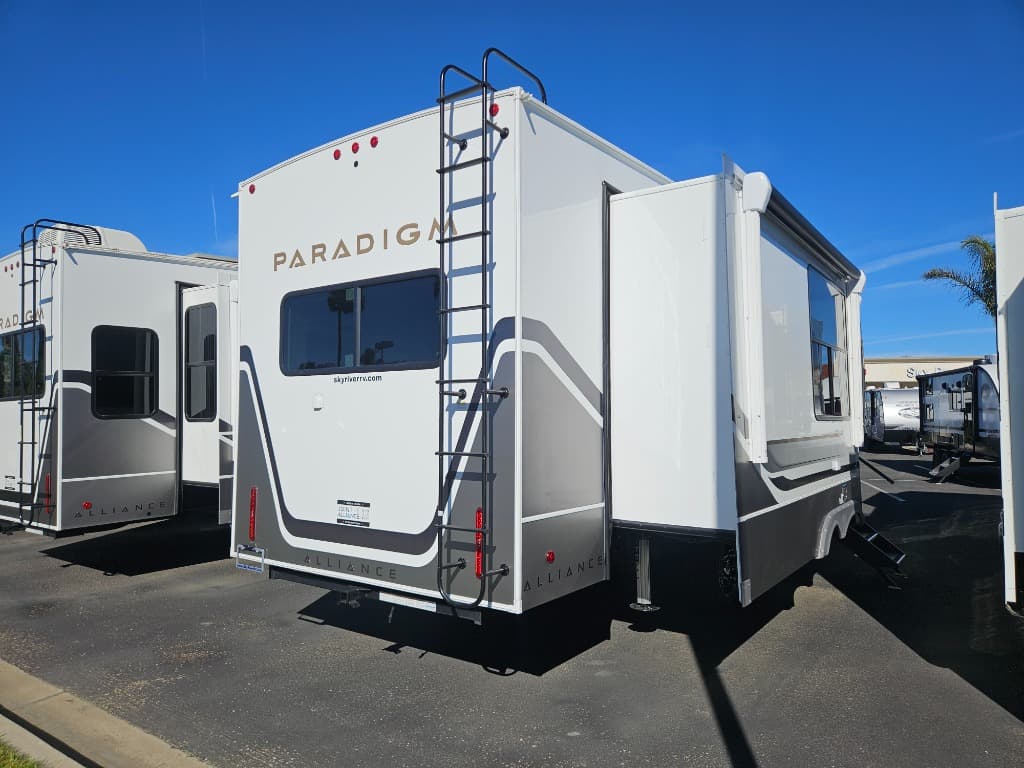 2026 Alliance RV 2026 Alliance RV Paradigm - thumbnail 3