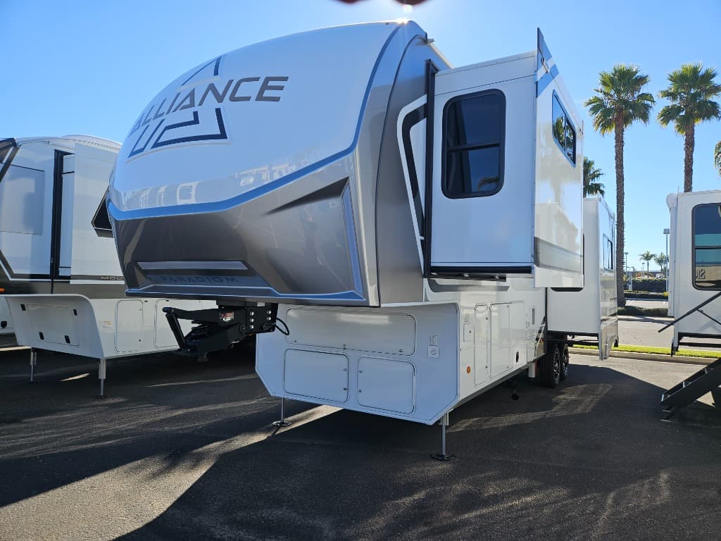 2026 Alliance RV 2026 Alliance RV Paradigm - thumbnail 6