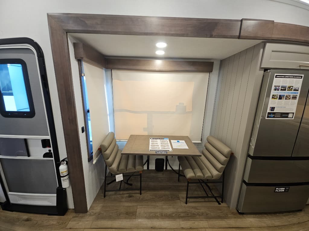 2026 Alliance RV 2026 Alliance RV Paradigm - thumbnail 10