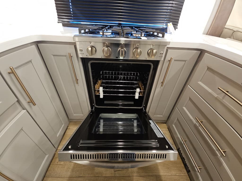 2026 Alliance RV 2026 Alliance RV Paradigm - thumbnail 23