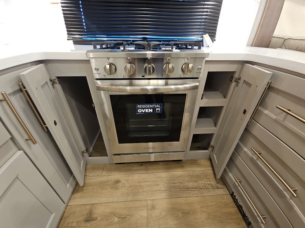 2026 Alliance RV 2026 Alliance RV Paradigm - thumbnail 24