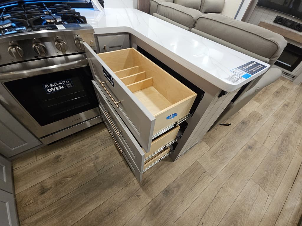 2026 Alliance RV 2026 Alliance RV Paradigm - thumbnail 25