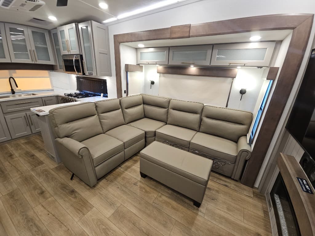 2026 Alliance RV 2026 Alliance RV Paradigm - thumbnail 26