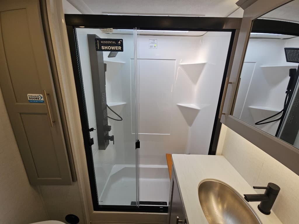 2026 Alliance RV 2026 Alliance RV Paradigm - thumbnail 32