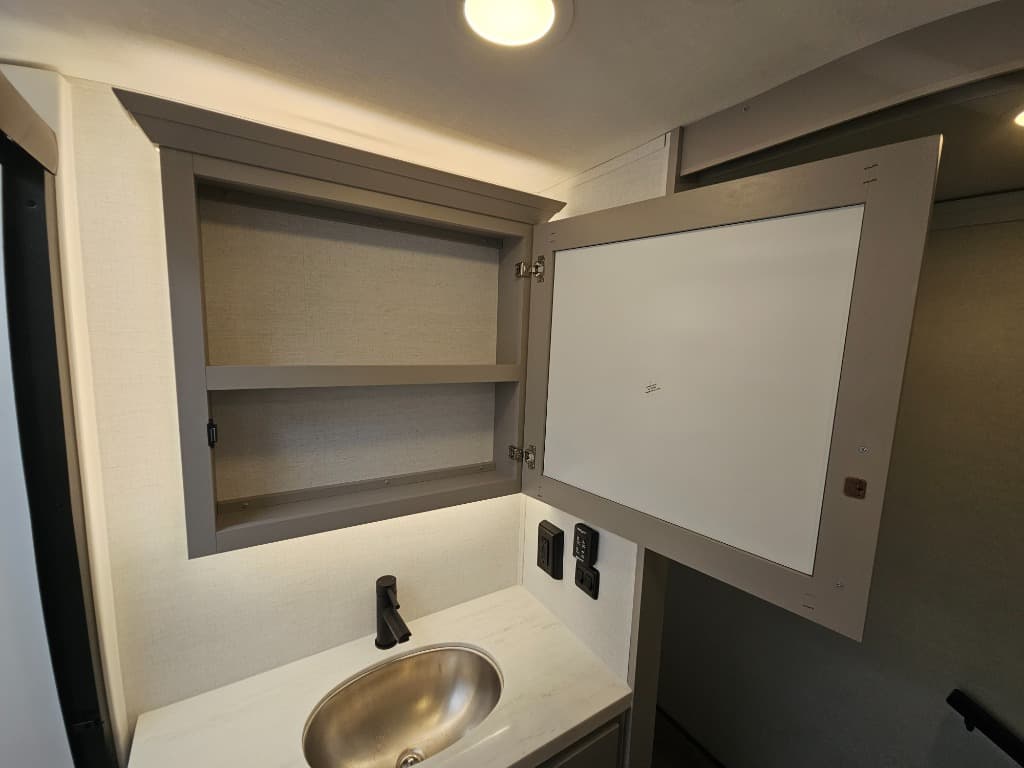 2026 Alliance RV 2026 Alliance RV Paradigm - thumbnail 38