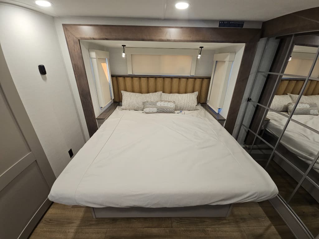 2026 Alliance RV 2026 Alliance RV Paradigm - thumbnail 42