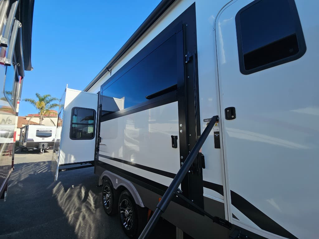 2026 Alliance RV 2026 Alliance RV Paradigm - thumbnail 15