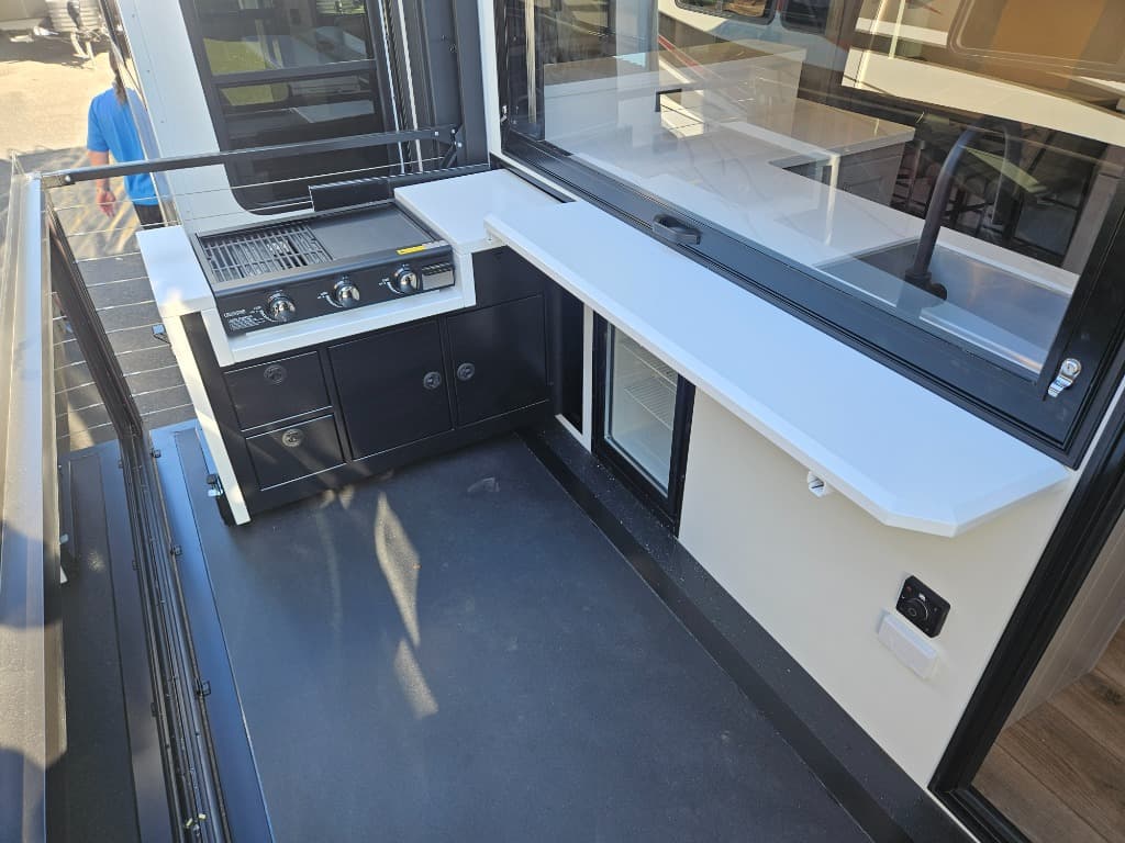 2026 Alliance RV 2026 Alliance RV Paradigm - thumbnail 20