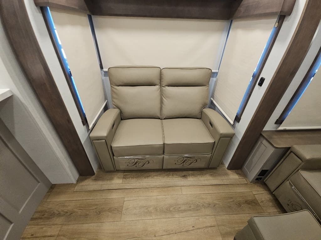 2026 Alliance RV 2026 Alliance RV Paradigm - thumbnail 35