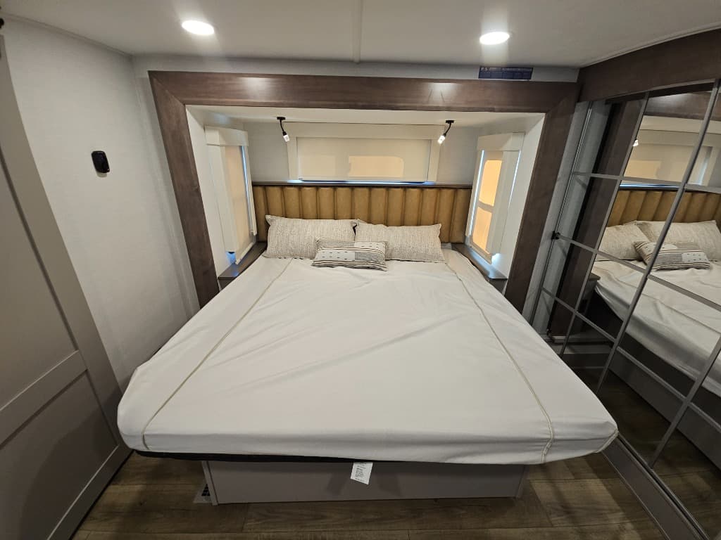 2026 Alliance RV 2026 Alliance RV Paradigm - thumbnail 65