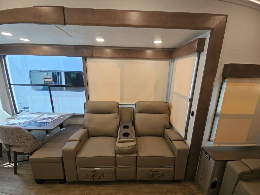 2026 Alliance RV 2026 Alliance RV Paradigm - thumbnail 12