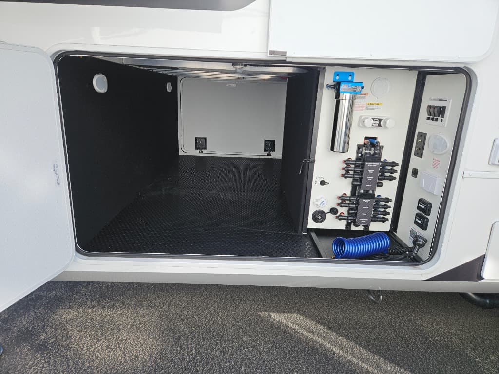 2026 Alliance RV 2026 Alliance RV Paradigm - thumbnail 65