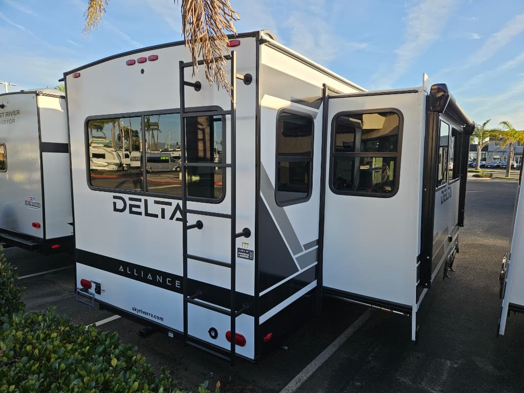 2026 Alliance RV 2026 Alliance RV Delta - thumbnail 3
