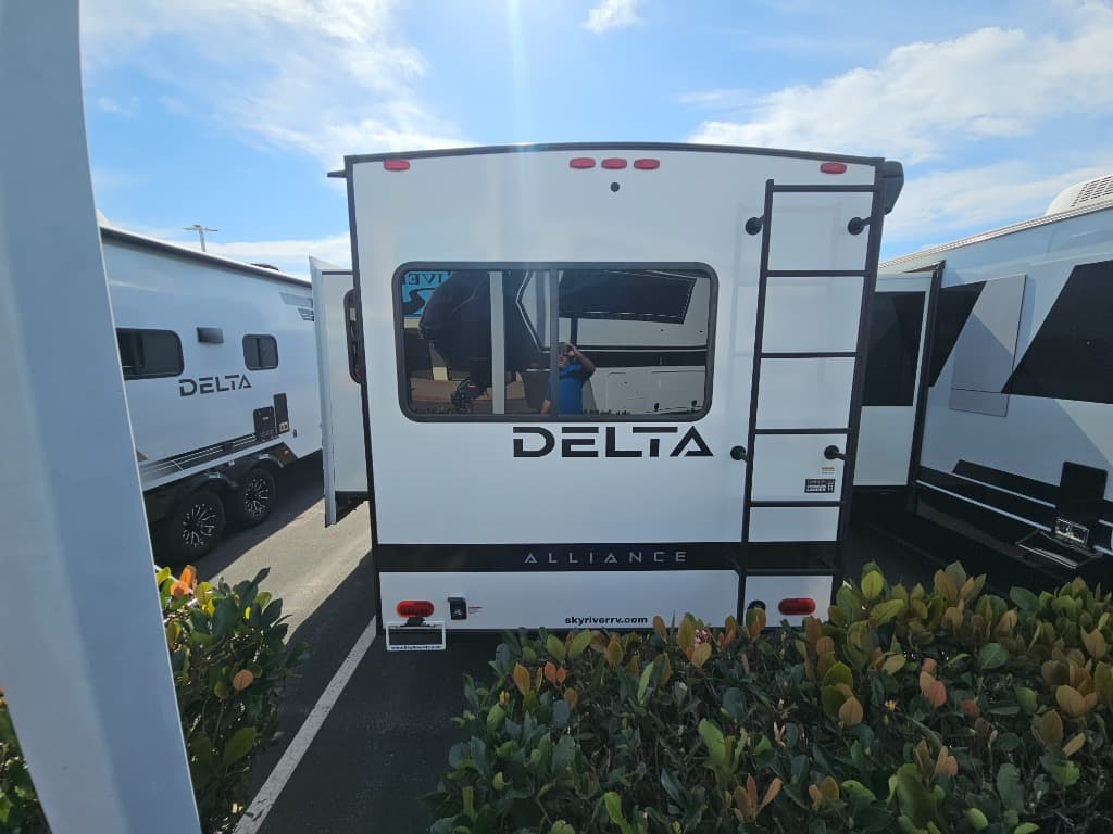 2026 Alliance RV 2026 Alliance RV Delta - thumbnail 4