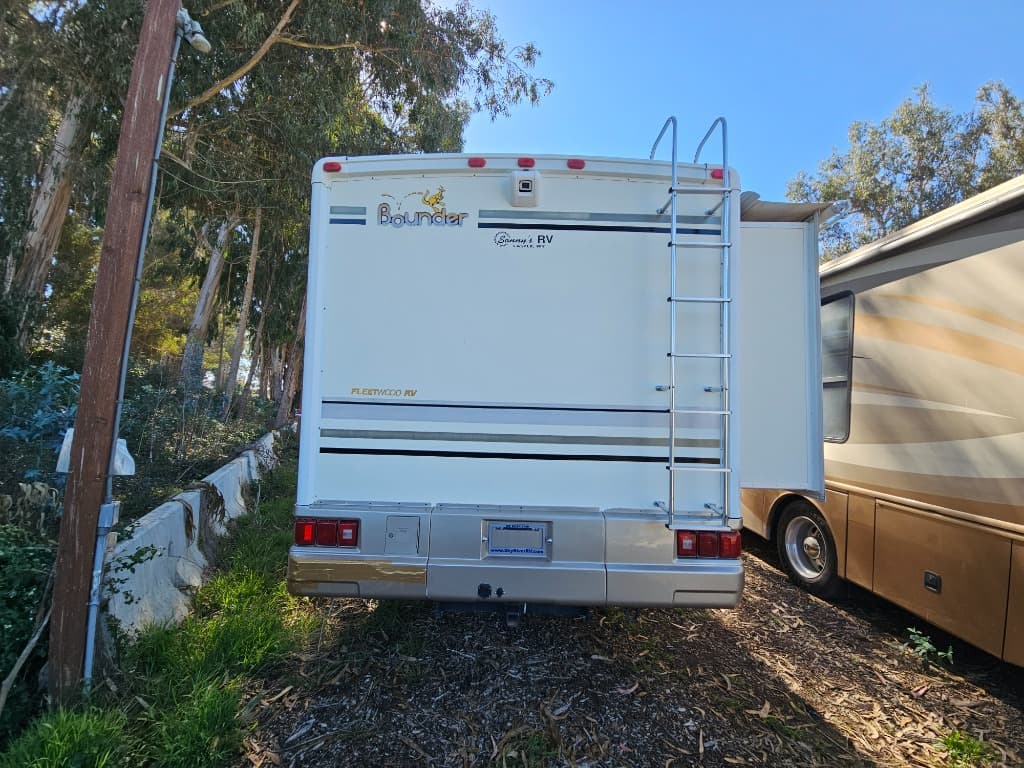 2001 Fleetwood RV 2001 Fleetwood RV Bounder - thumbnail 4