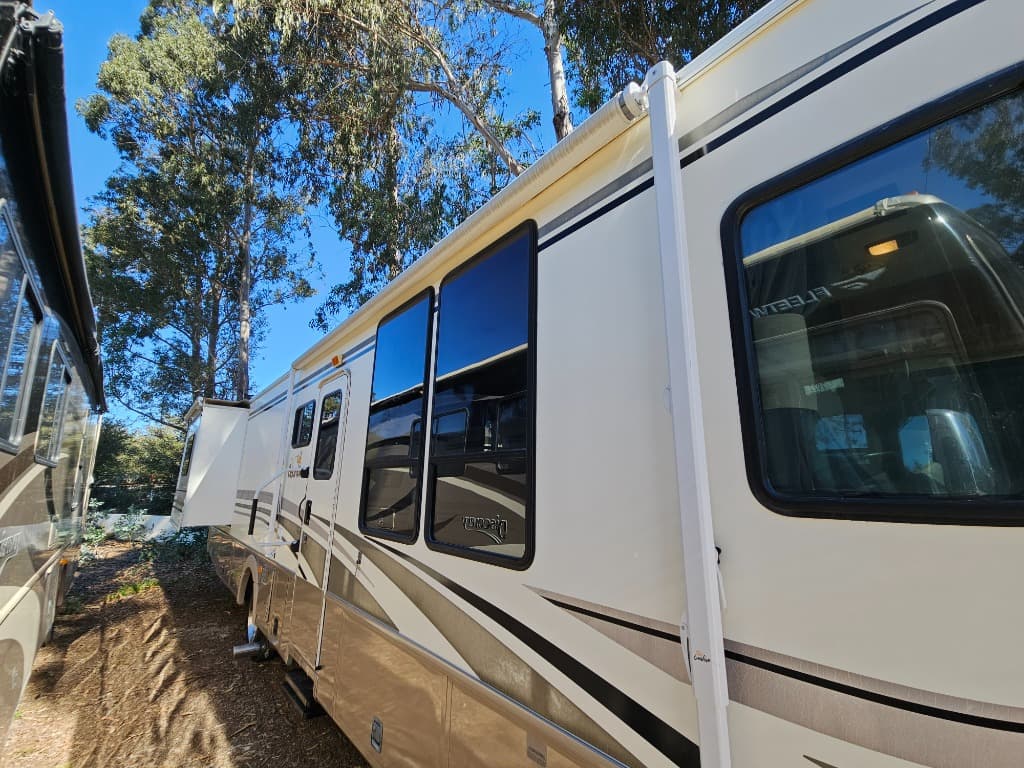 2001 Fleetwood RV 2001 Fleetwood RV Bounder - thumbnail 10