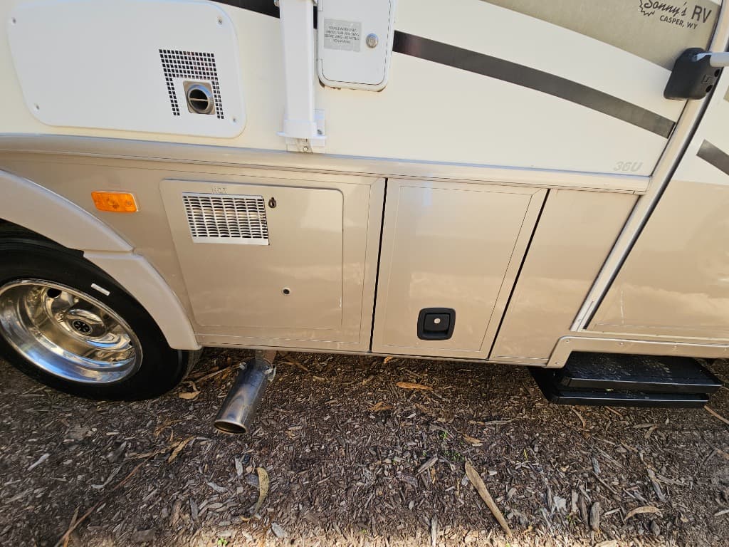 2001 Fleetwood RV 2001 Fleetwood RV Bounder - thumbnail 14