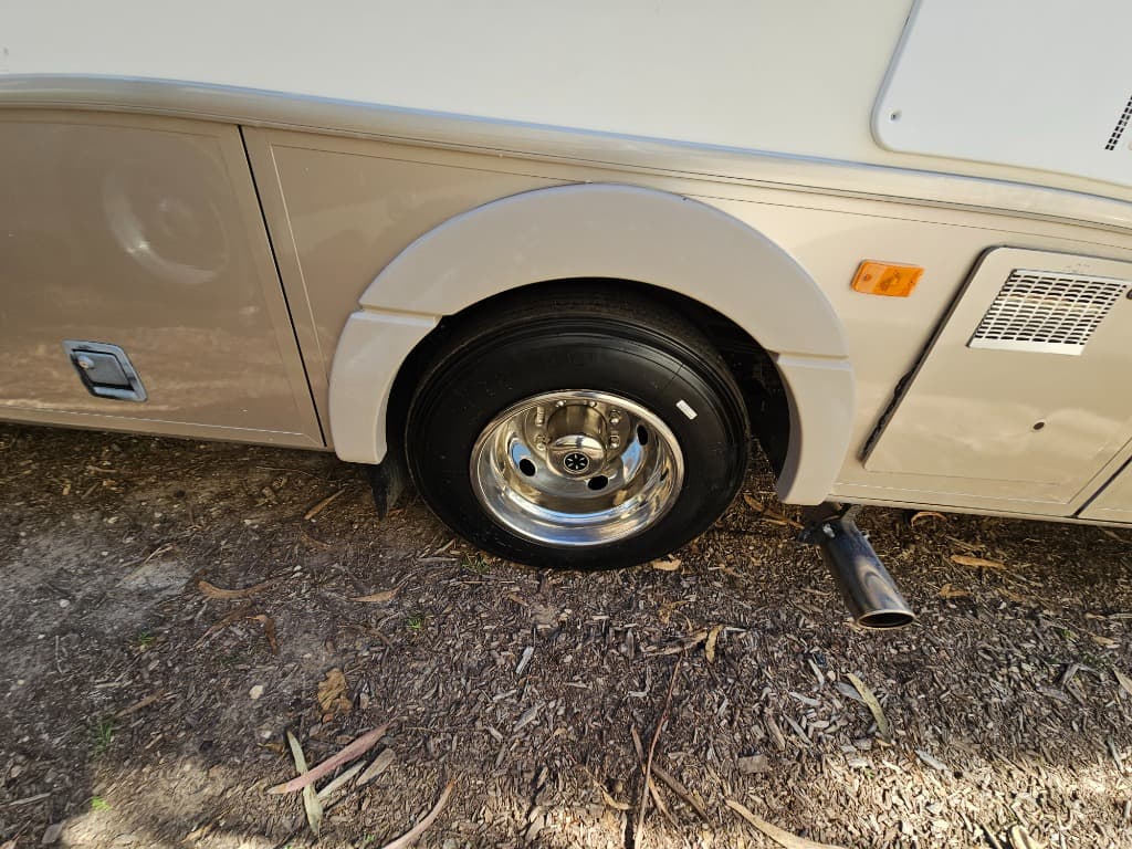 2001 Fleetwood RV 2001 Fleetwood RV Bounder - thumbnail 15