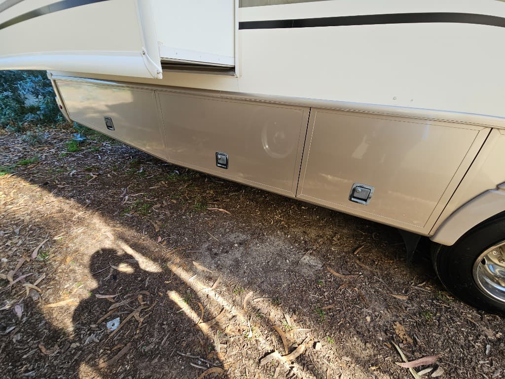 2001 Fleetwood RV 2001 Fleetwood RV Bounder - thumbnail 16