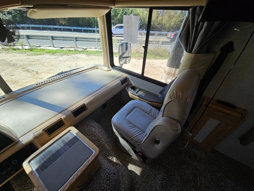 2001 Fleetwood RV 2001 Fleetwood RV Bounder - thumbnail 24