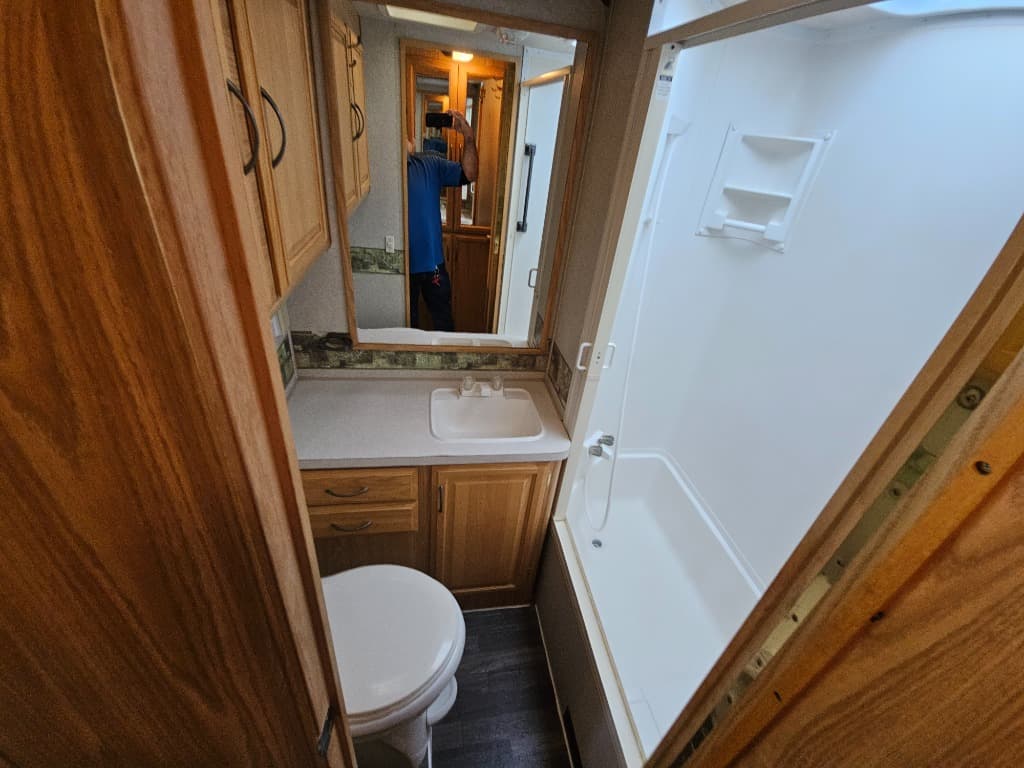 2001 Fleetwood RV 2001 Fleetwood RV Bounder - thumbnail 40