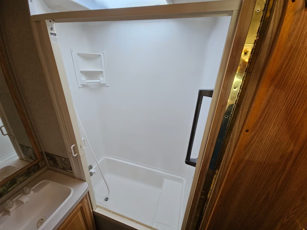 2001 Fleetwood RV 2001 Fleetwood RV Bounder - thumbnail 41