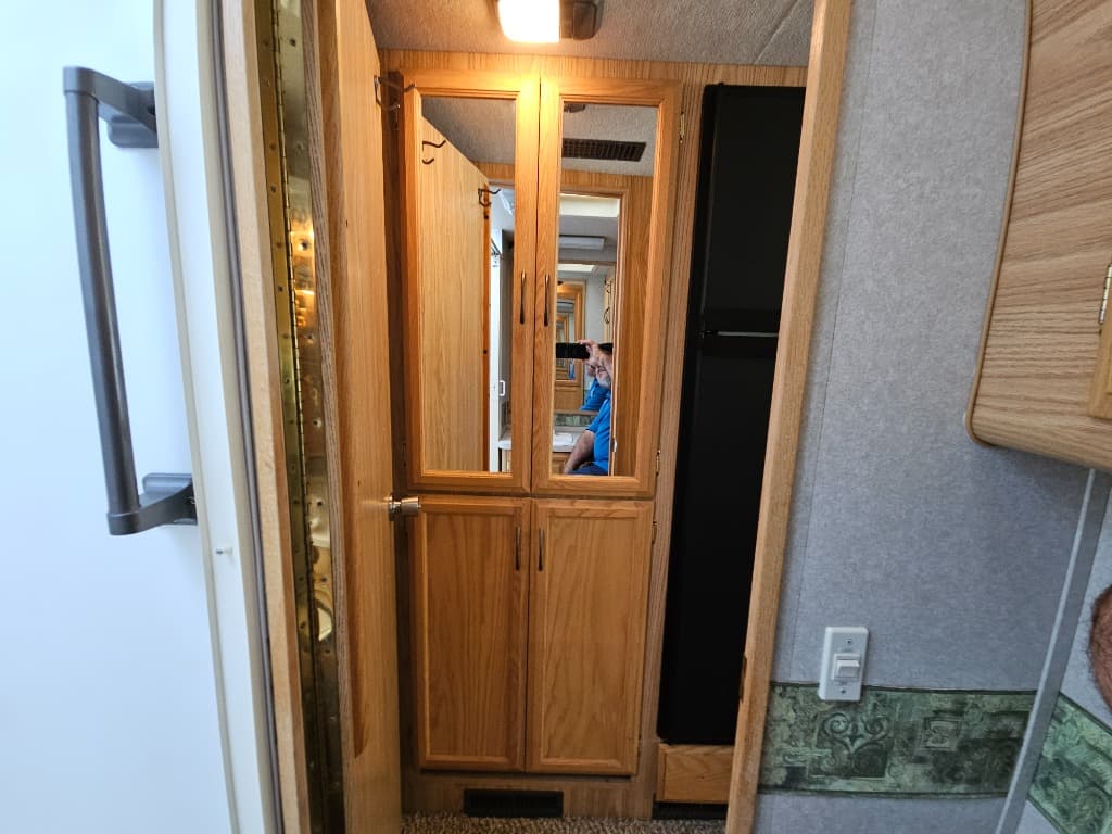 2001 Fleetwood RV 2001 Fleetwood RV Bounder - thumbnail 42