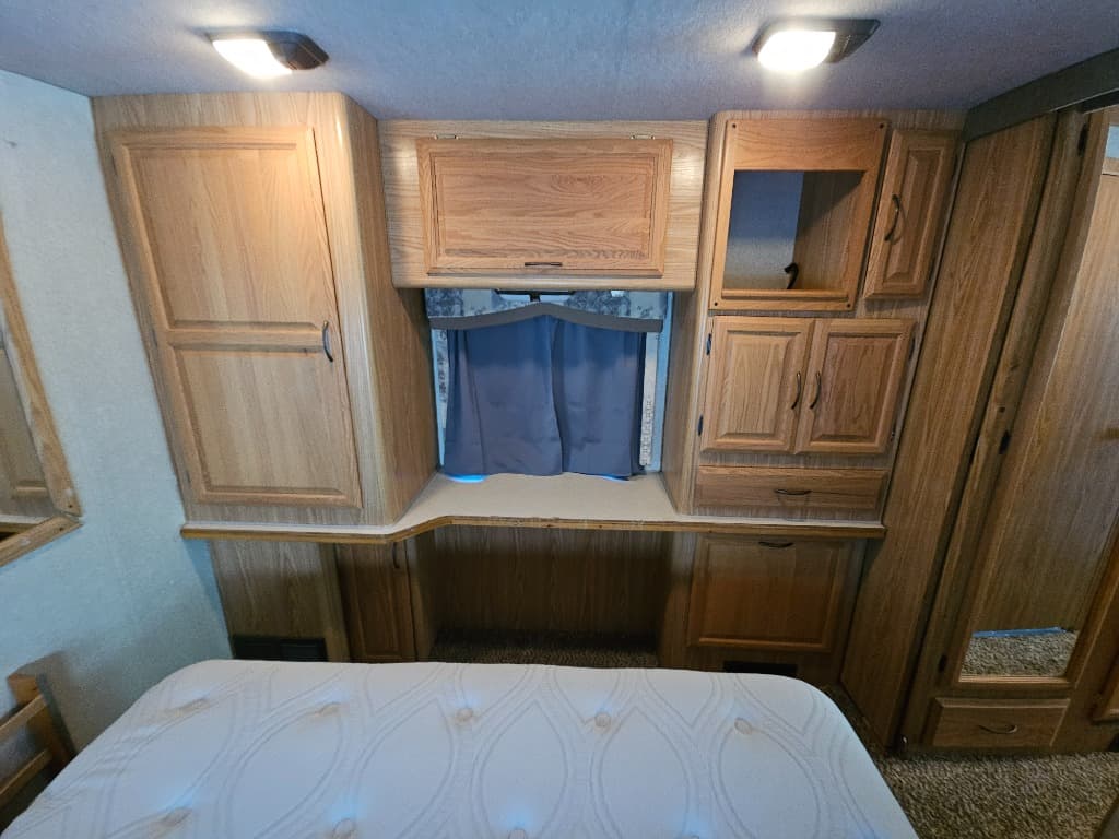 2001 Fleetwood RV 2001 Fleetwood RV Bounder - thumbnail 44