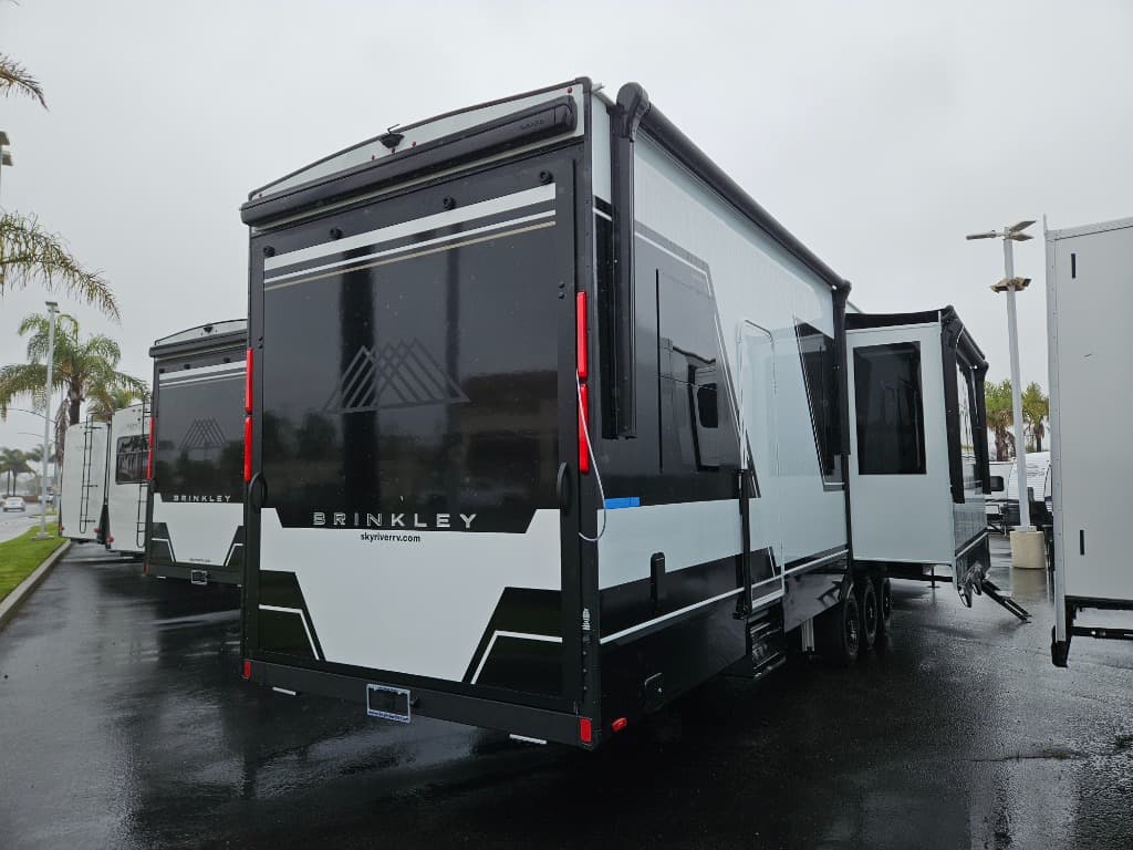 2025 Brinkley RV 2025 Brinkley RV Model G - thumbnail 3
