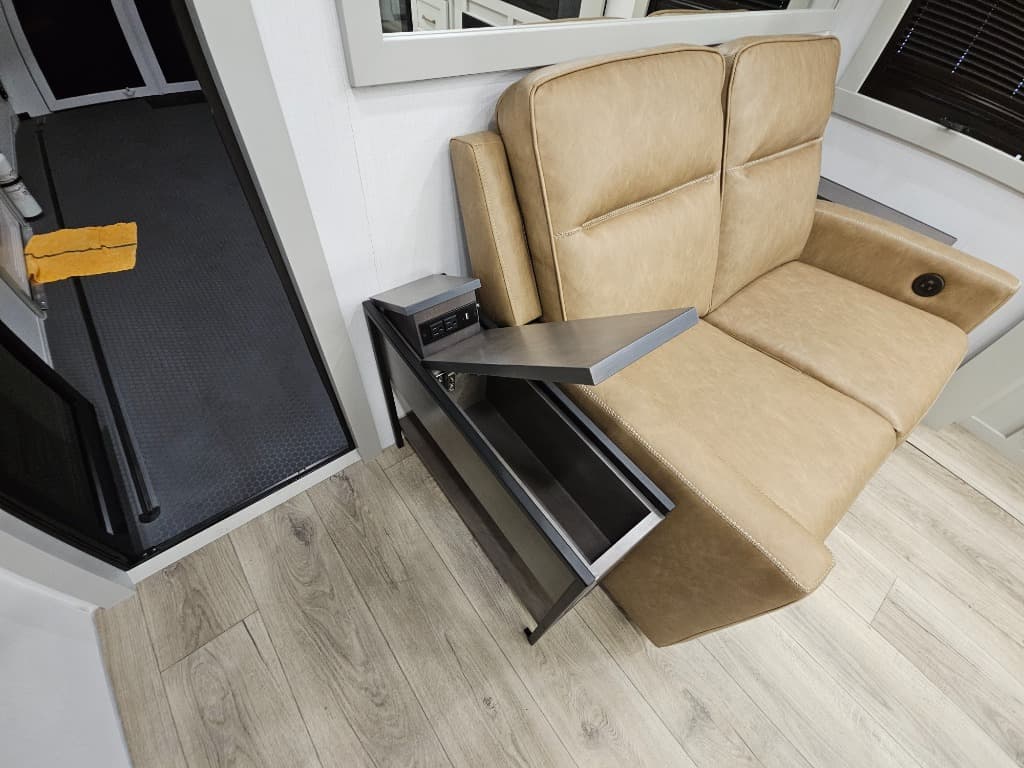 2025 Brinkley RV 2025 Brinkley RV Model G - thumbnail 17