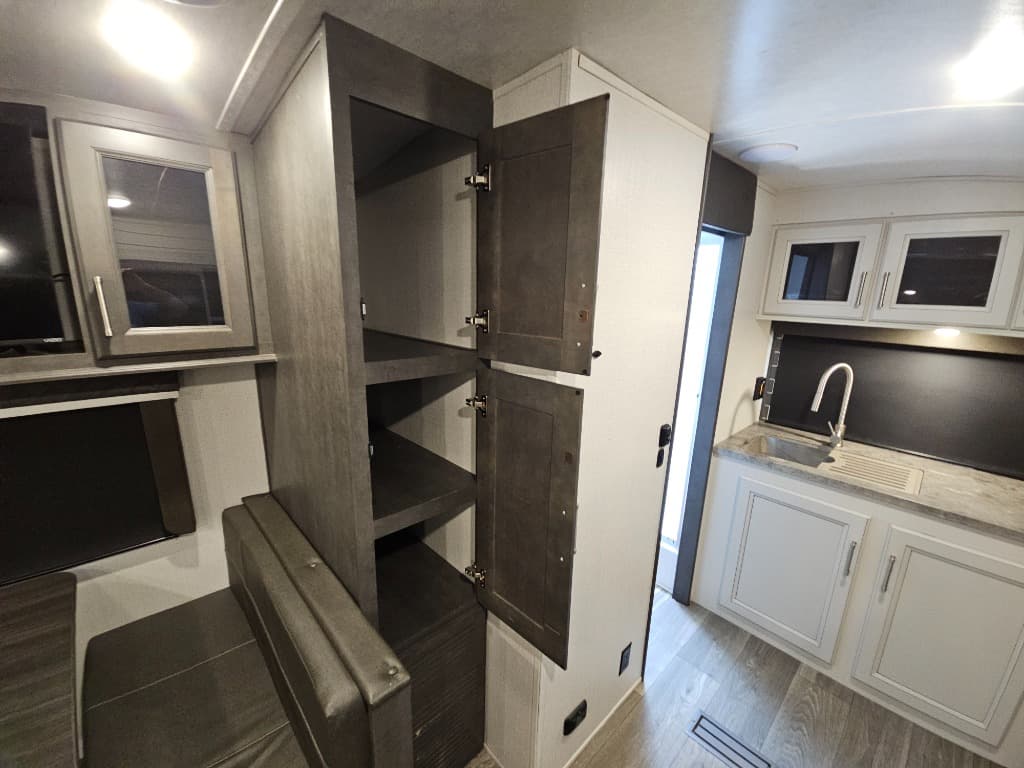 2024 Keystone RV 2024 Keystone RV Cougar Half-Ton - thumbnail 19