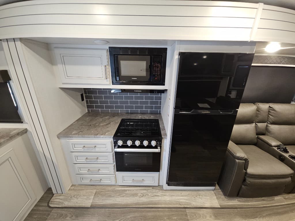 2024 Keystone RV 2024 Keystone RV Cougar Half-Ton - thumbnail 21