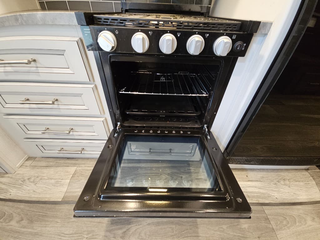 2024 Keystone RV 2024 Keystone RV Cougar Half-Ton - thumbnail 26