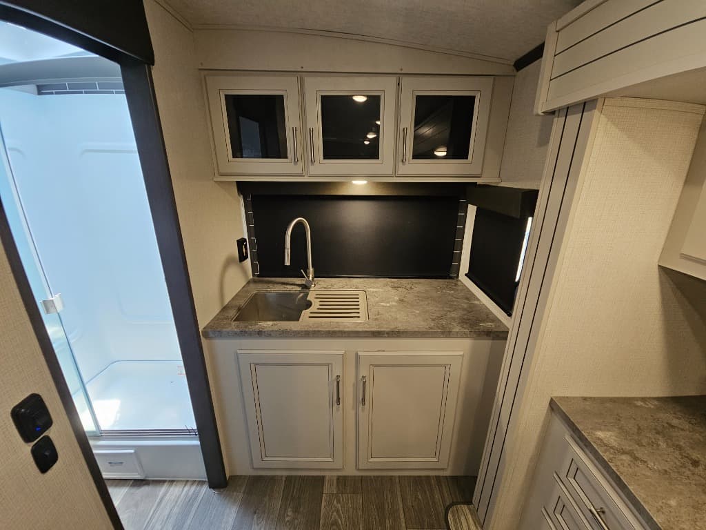 2024 Keystone RV 2024 Keystone RV Cougar Half-Ton - thumbnail 29